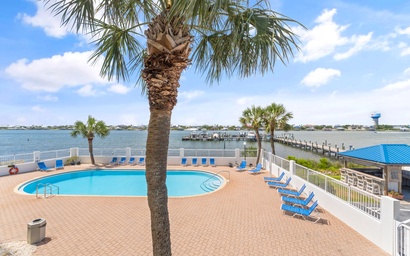 SeaSpray Riverside 712 4