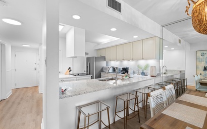 Shipwatch Riverside E204 9