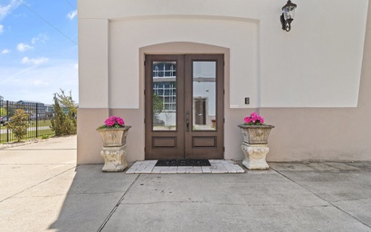 Bella Villa Waterfront Suite 4