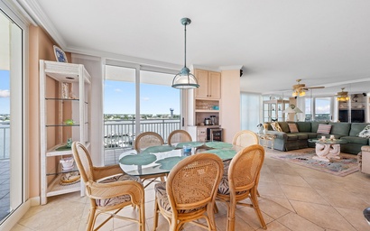 SeaSpray Riverside 611 10