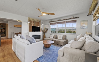 Latitude Adjustment Beach House 7