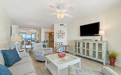 Pelican Pointe 202 3