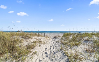 Courageous Beach House Suite D 4