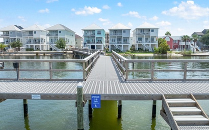 Yacht Harbor House 4