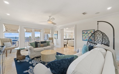 Bella Villa Waterfront Suite 10