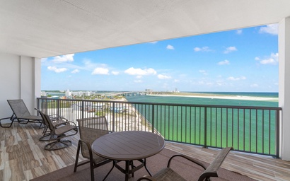 Grand Pointe 702