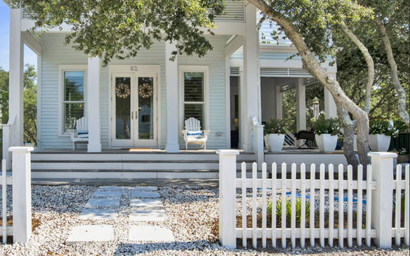 Sandy Toes on Parks Edge