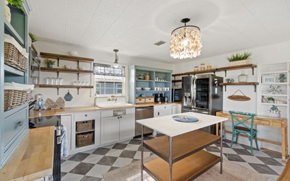 Latitude Adjustment Beach House 10