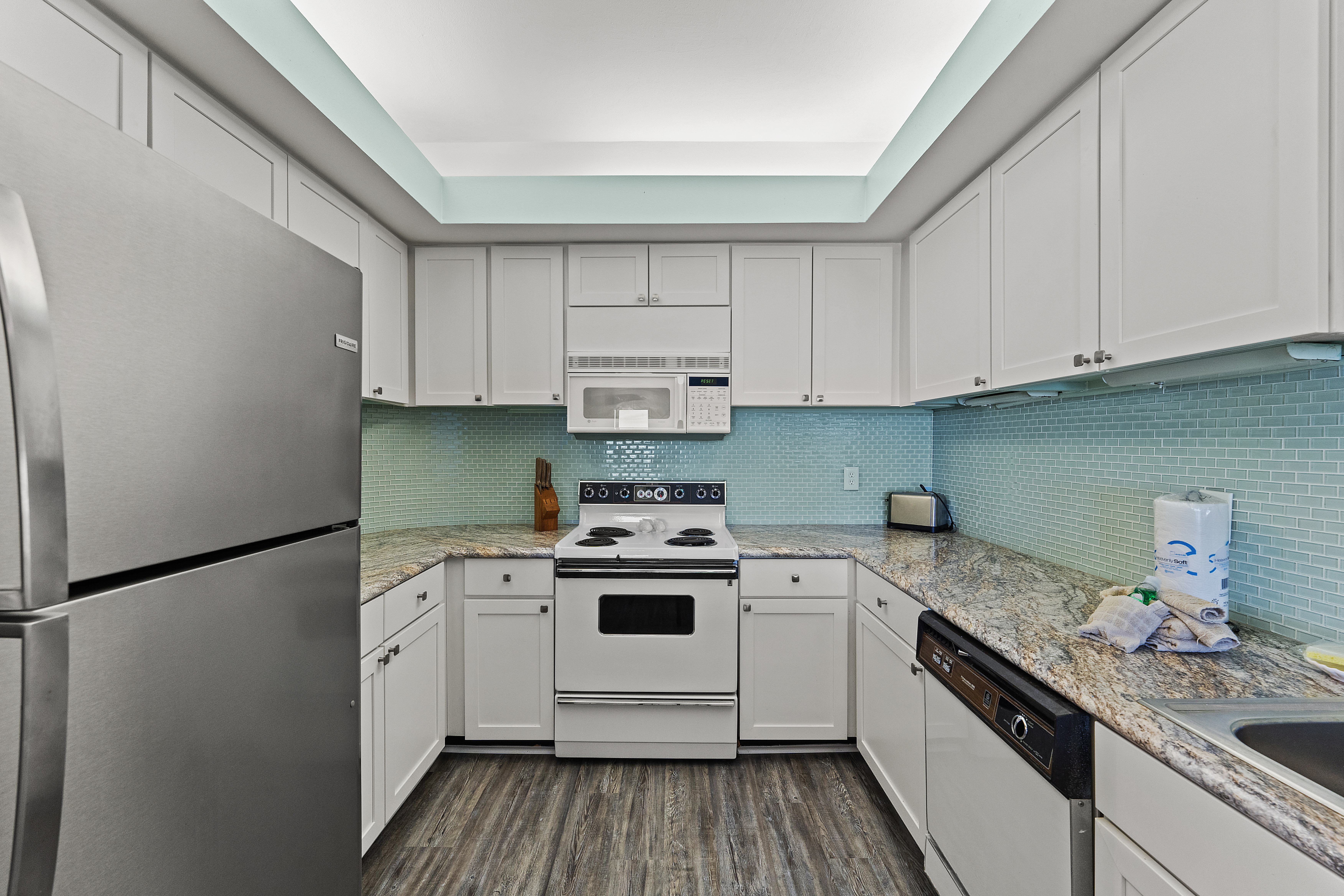 Shipwatch Riverside E1005* 9