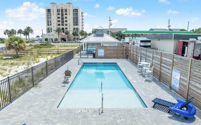 Yacht Harbor House 3