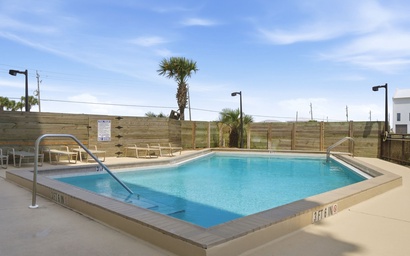 Ocean Breeze West 705 4