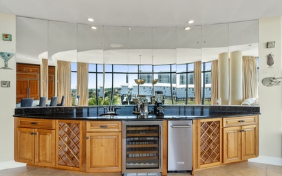 Capri 202 + FREE Seasonal Beach Service 8