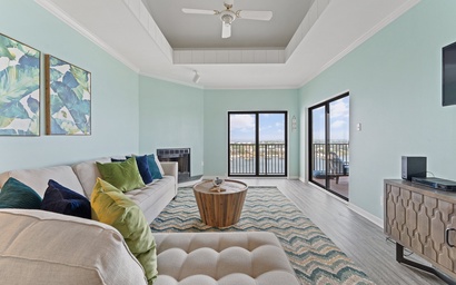 Shipwatch Riverside E1005* 5