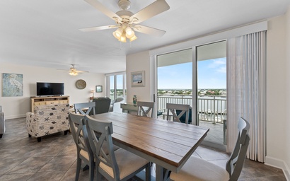 SeaSpray Riverside 813 10