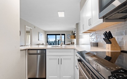 Ocean Breeze East 803 8