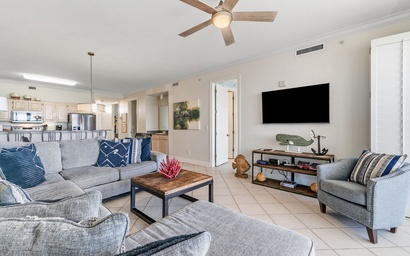 Grand Pointe 702 3