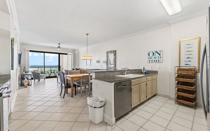 Grand Pointe 702 9