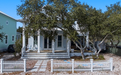 Sandy Toes on Parks Edge