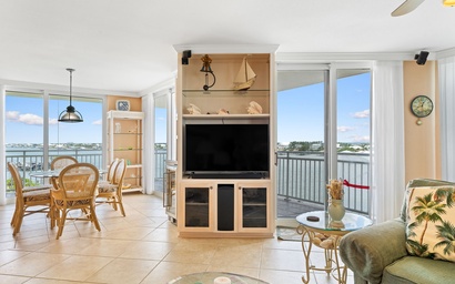 SeaSpray Riverside 611 8