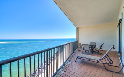 Grand Pointe 702