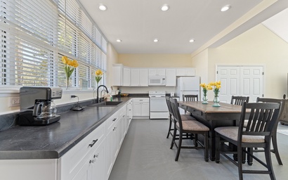 Bella Villa Loft Suite 8