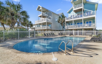 Courageous Beach House Suite D 5