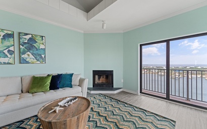 Shipwatch Riverside E1005* 3