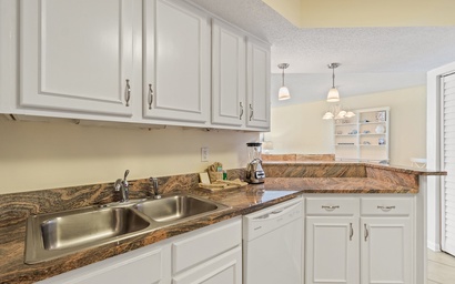 Pelican Pointe 202 10