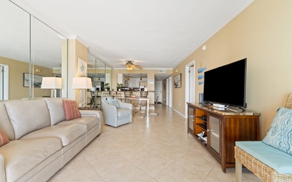 Ocean Breeze East 703 7