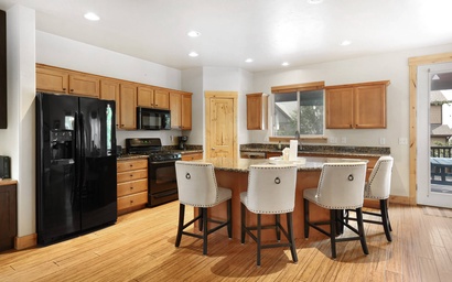 Bear Hollow Village 5661 5