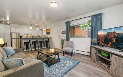 220 Peterson St. (Unit 5) 2