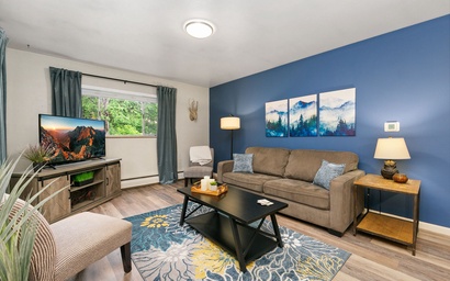 220 Peterson St. (Unit 5)