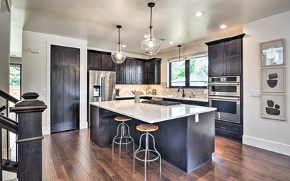 327 N. Loomis Ave* 4