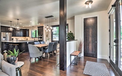 327 N. Loomis Ave* 5