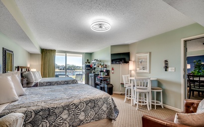 Yacht Club Villas 2-102B 4