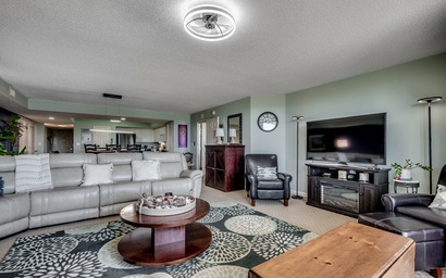 Yacht Club Villas 2-102A 5