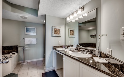 Yacht Club Villas 2-102B 7