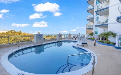 Horizon at 77th - Unit 812 3