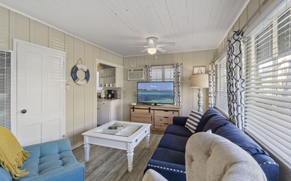 118 Emerald Ave. A 4