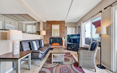 3607 Seashore A & B 3