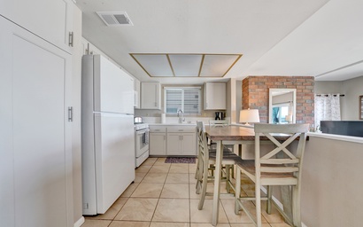 3607 Seashore A & B 5