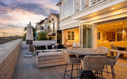 1215 E. Balboa Blvd* 3