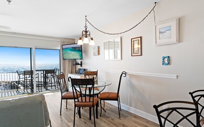 Commodore's Retreat 204 3