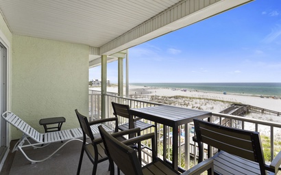 Commodore's Retreat 206 2