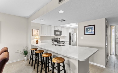 Edgewater 306 4