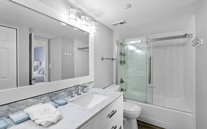 Emerald Towers 1104 6