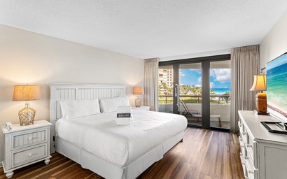 Edgewater 306 5