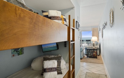 Commodore's Retreat 206 6