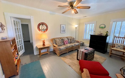 CR17: Mattie Midgette Cottage 5