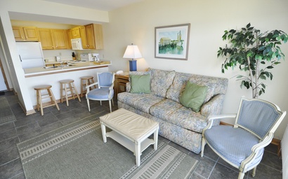 DC204: Captains Landing Suite 204 4